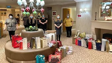 Gateshead care home receive surprise Christmas gifts from local dance school